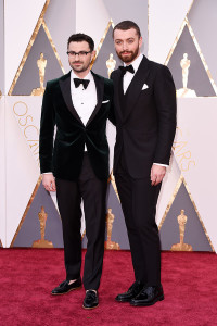 sam-smith-jimmy-napes-oscars-2016-eyeglasses